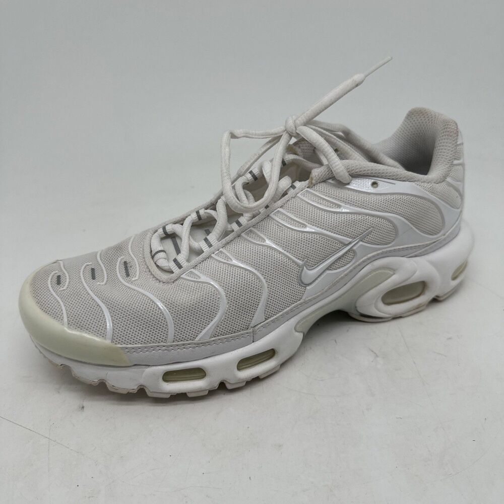Nike Air Max Plus Shoes Women's Size 8 Triple White Pure Platinum TN DM2362-100